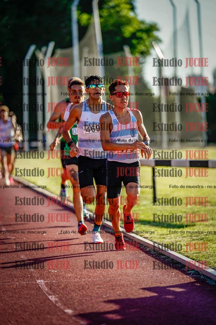 Fotos de los 3000 m llanos de varones