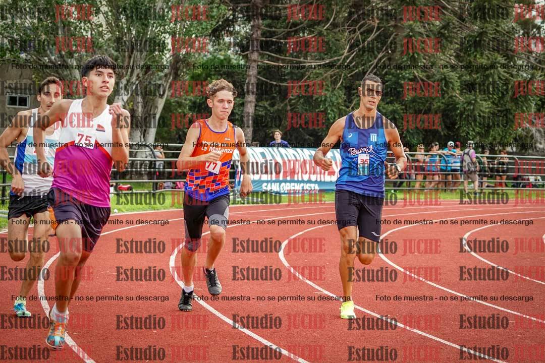 Fotos de los 800 m llanos de varones