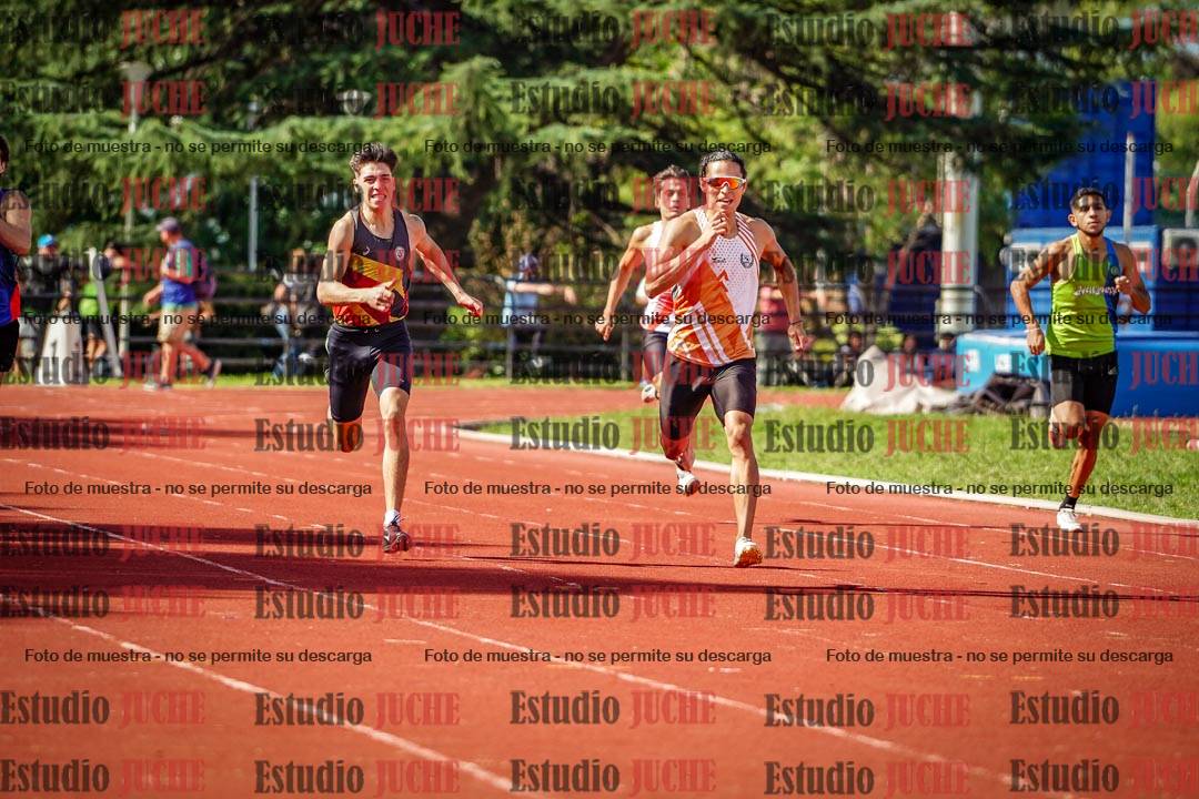 Fotos de los 400 m llanos de varones