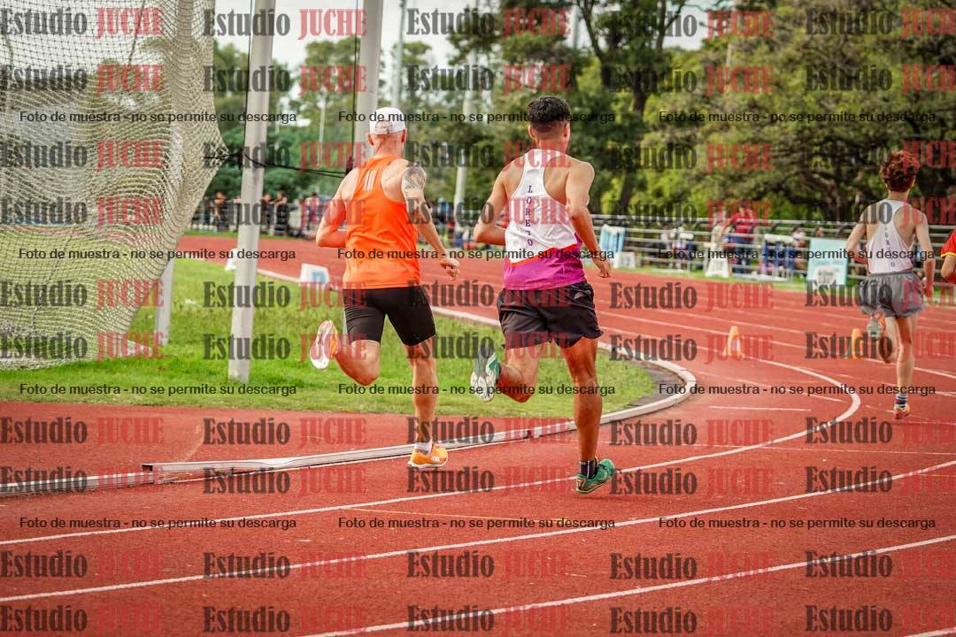 Fotos de los 800 m llanos de varones
