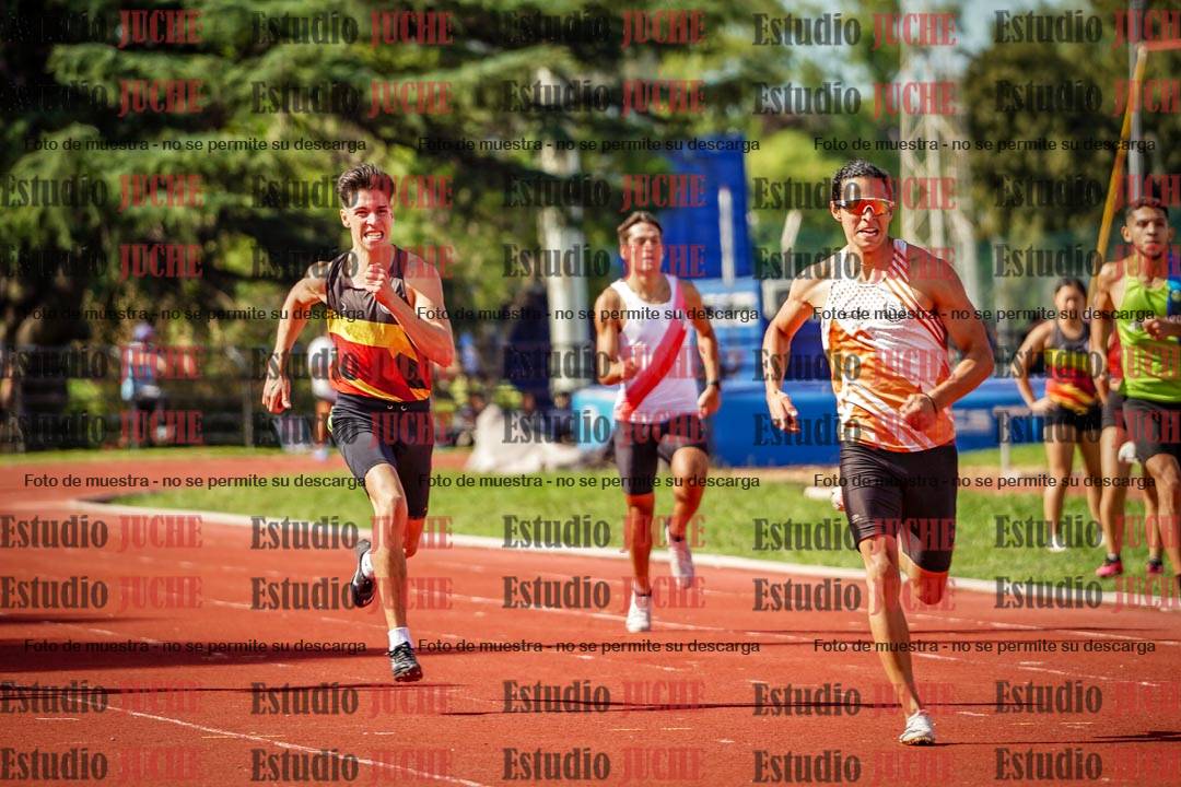 Fotos de los 400 m llanos de varones