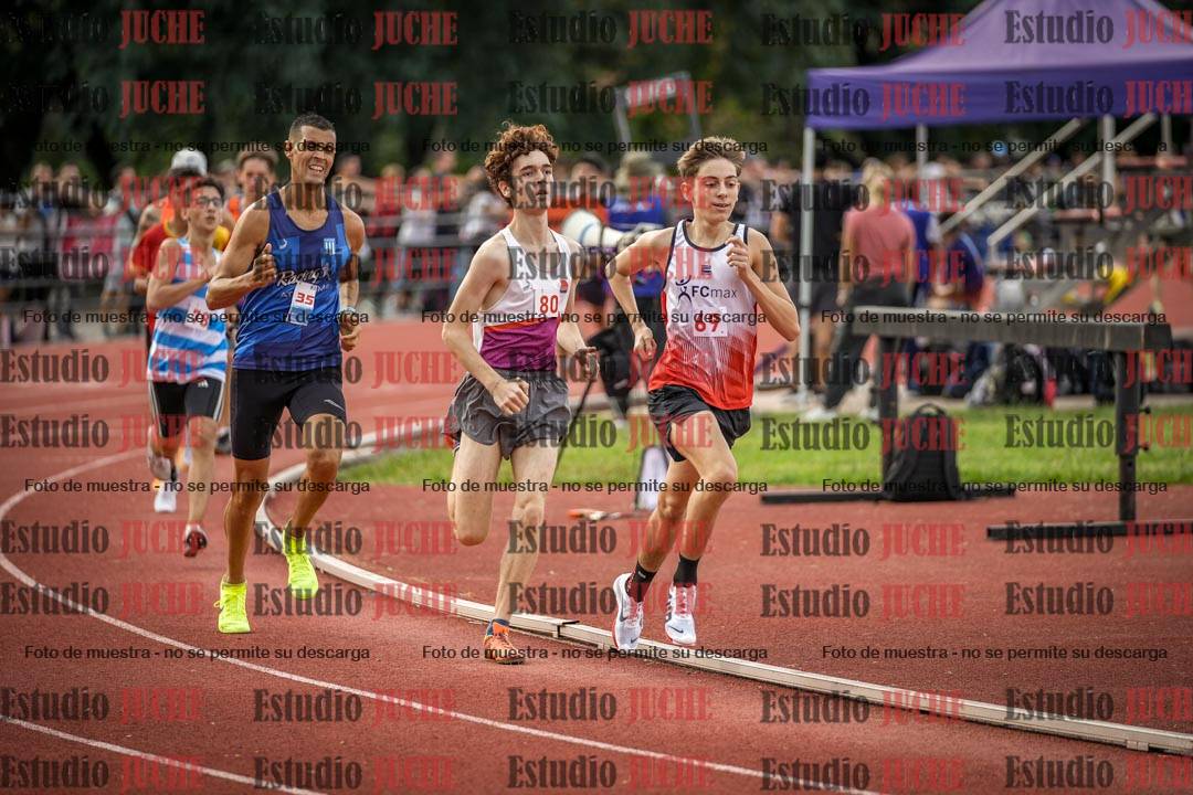 Fotos de los 800 m llanos de varones