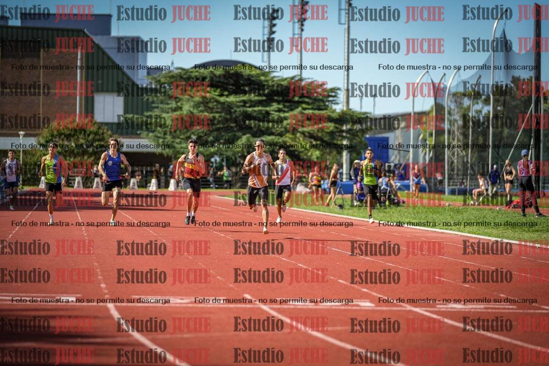 Fotos de los 400 m llanos de varones
