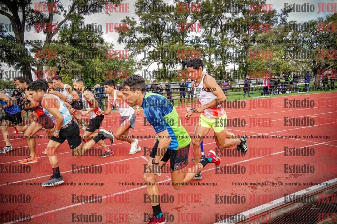Fotos de los 3000 m llanos de varones