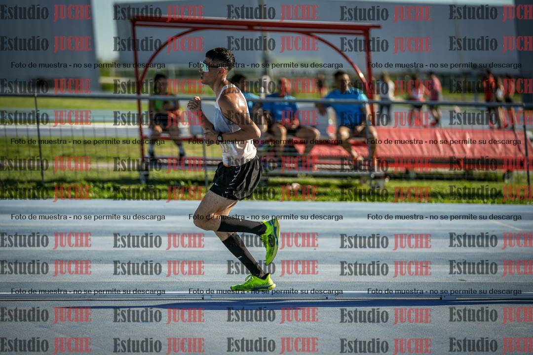 Fotos de los 3000 m llanos de varones