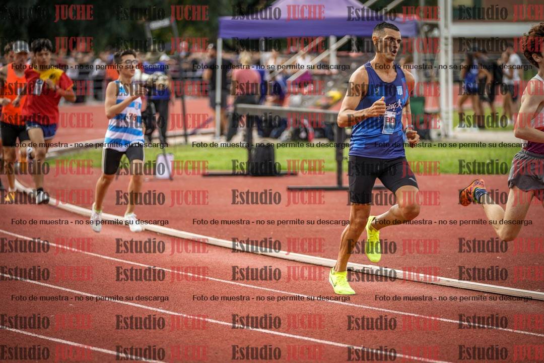 Fotos de los 800 m llanos de varones