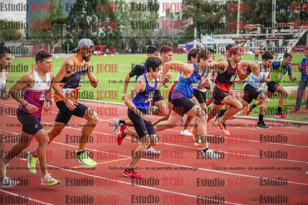 Fotos de los 3000 m llanos de varones