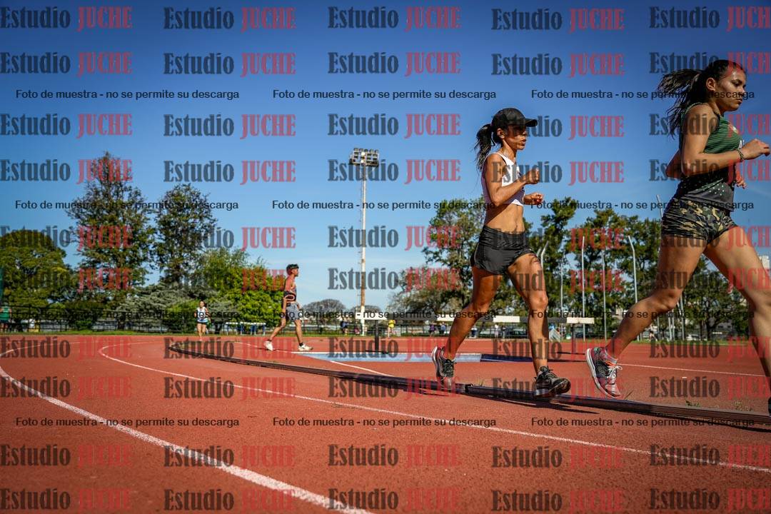 Fotos de los 5000 m llanos de mujeres y varones