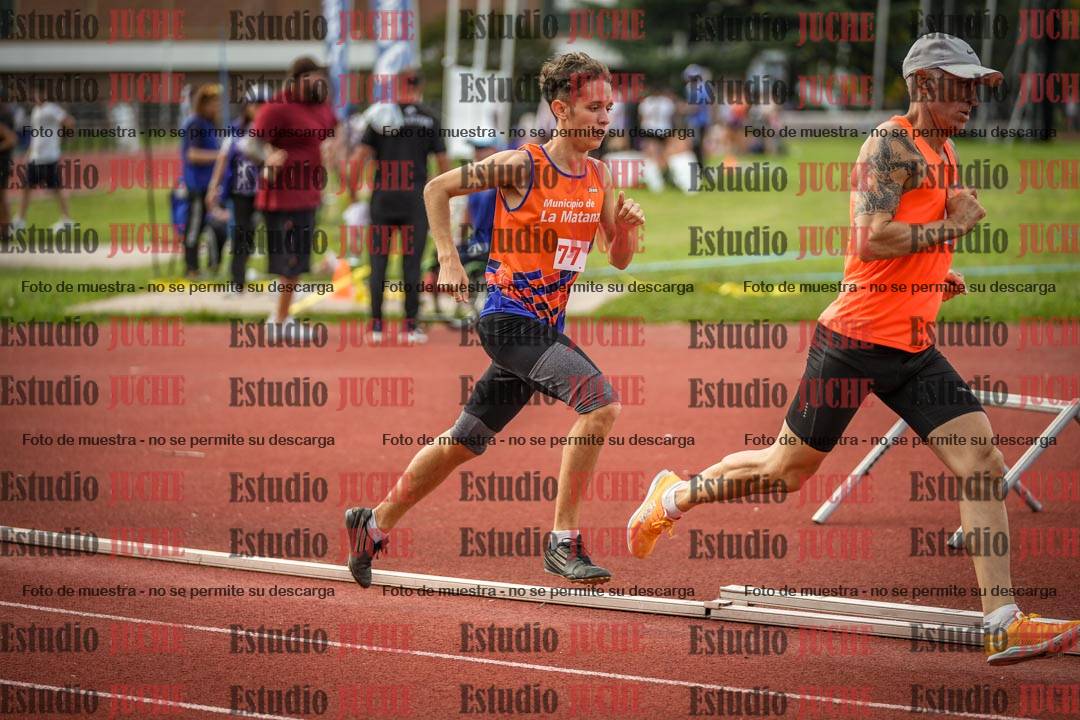 Fotos de los 800 m llanos de varones