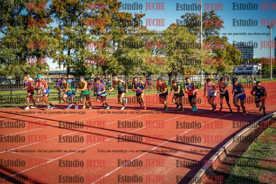Fotos de los 3000 m llanos de varones