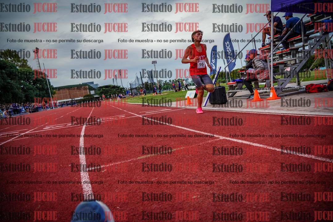 Fotos de los 3000 m llanos de varones