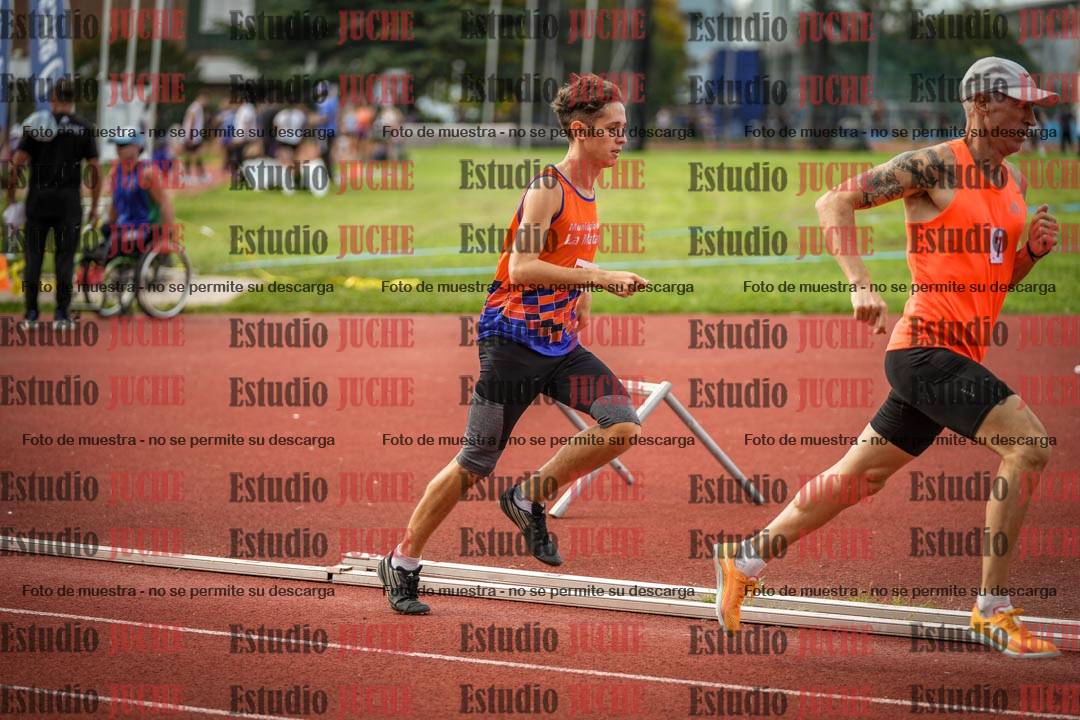 Fotos de los 800 m llanos de varones