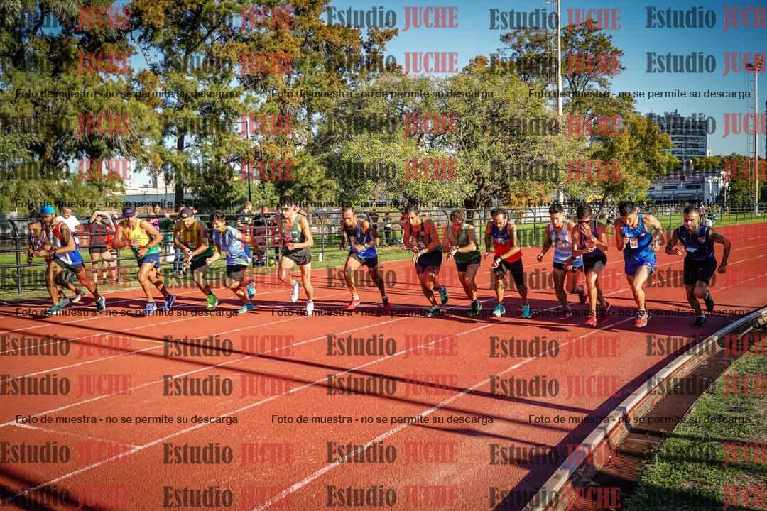 Fotos de los 3000 m llanos de varones