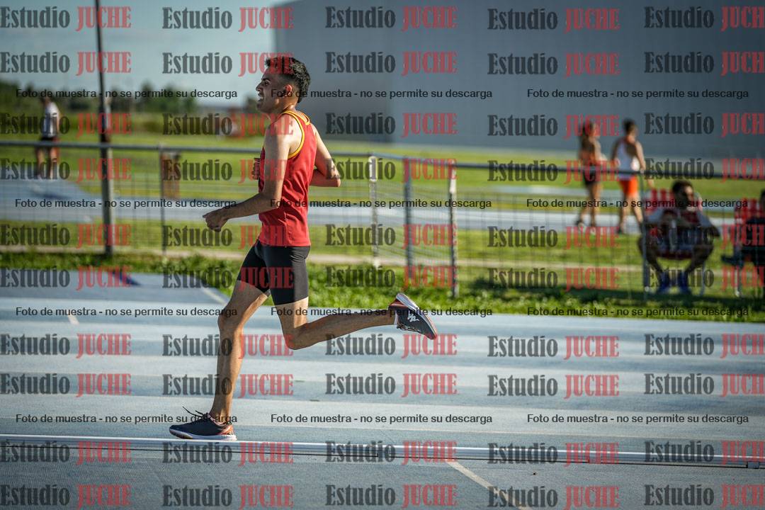 Fotos de los 3000 m llanos de varones
