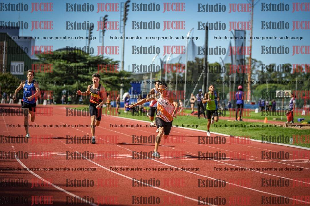 Fotos de los 400 m llanos de varones