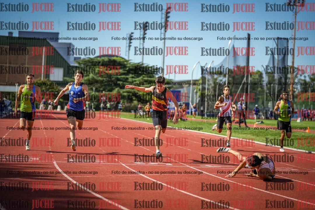 Fotos de los 400 m llanos de varones