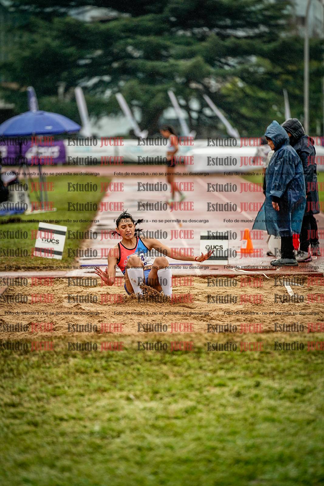 Fotos del salto en largo de mujeres