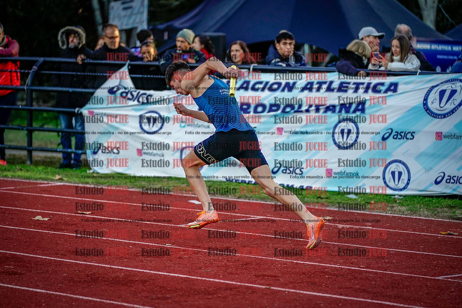Fotos de las postas 4x400 m de varones