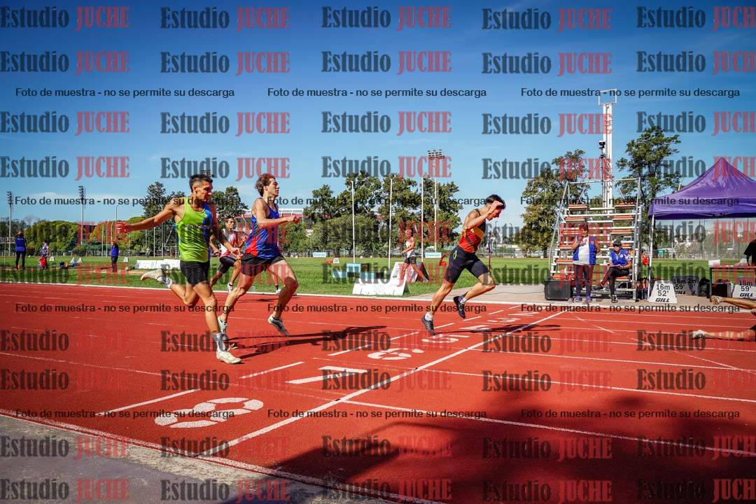 Fotos de los 400 m llanos de varones