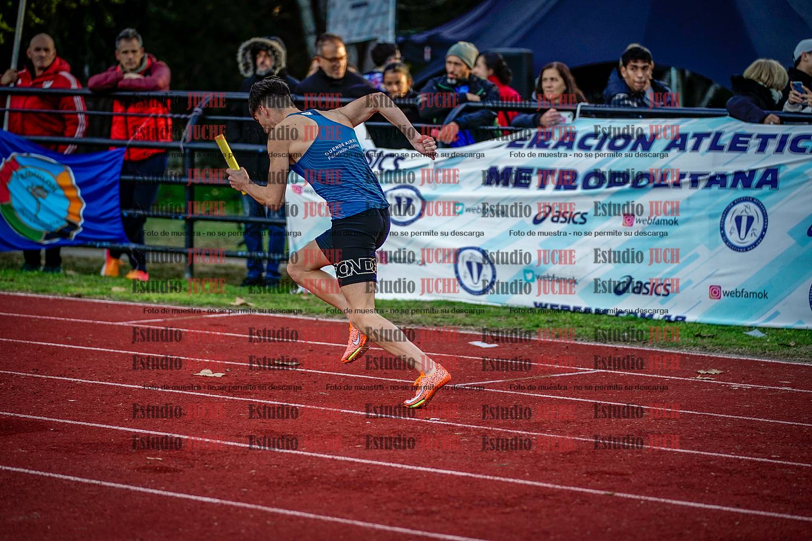 Fotos de las postas 4x400 m de varones