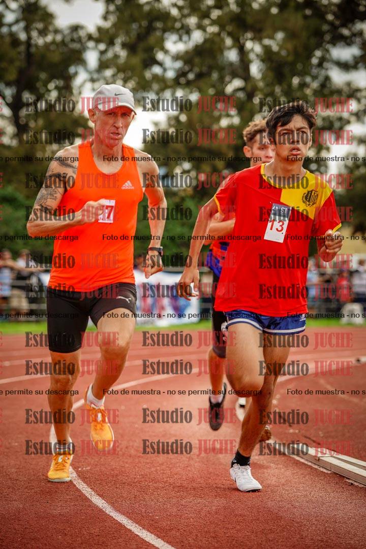 Fotos de los 800 m llanos de varones