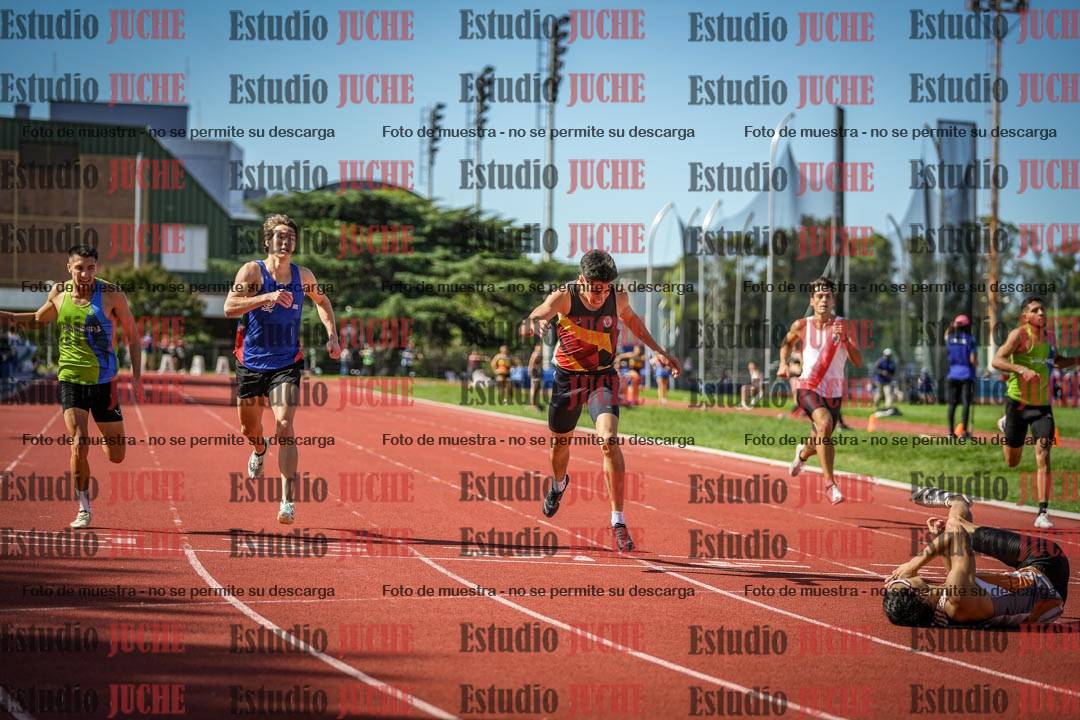 Fotos de los 400 m llanos de varones