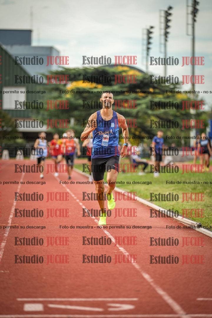 Fotos de los 800 m llanos de varones