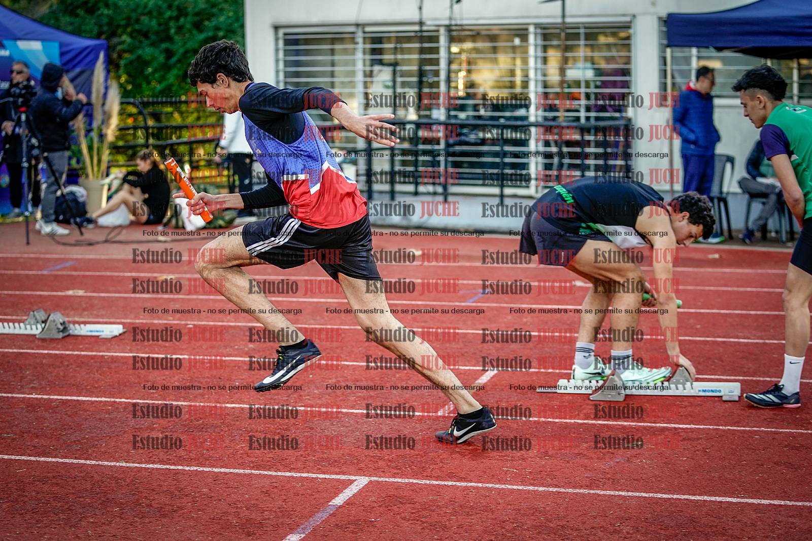 Fotos de las postas 4x400 m de varones