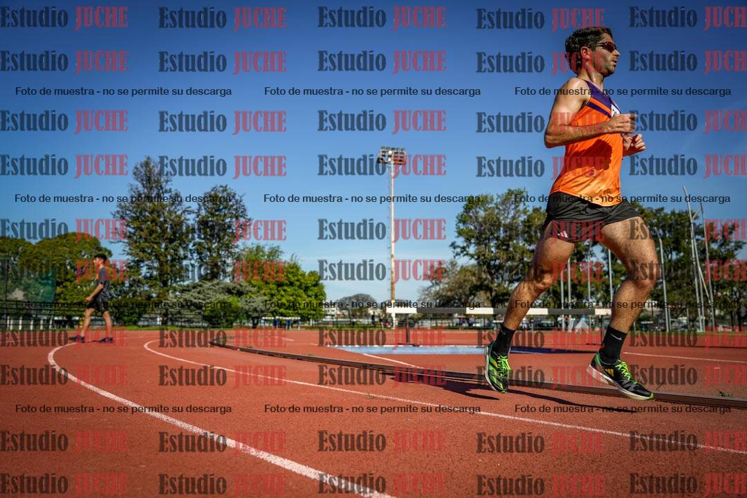 Fotos de los 5000 m llanos de mujeres y varones