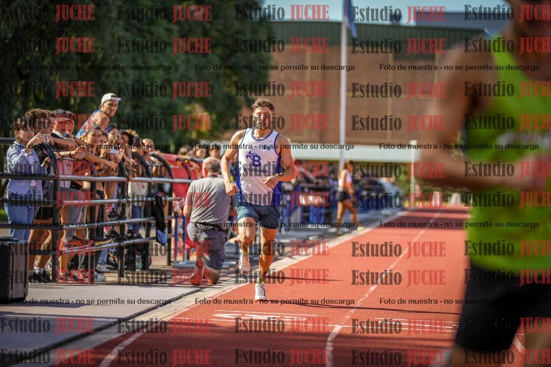 Fotos de los 400 m llanos de varones