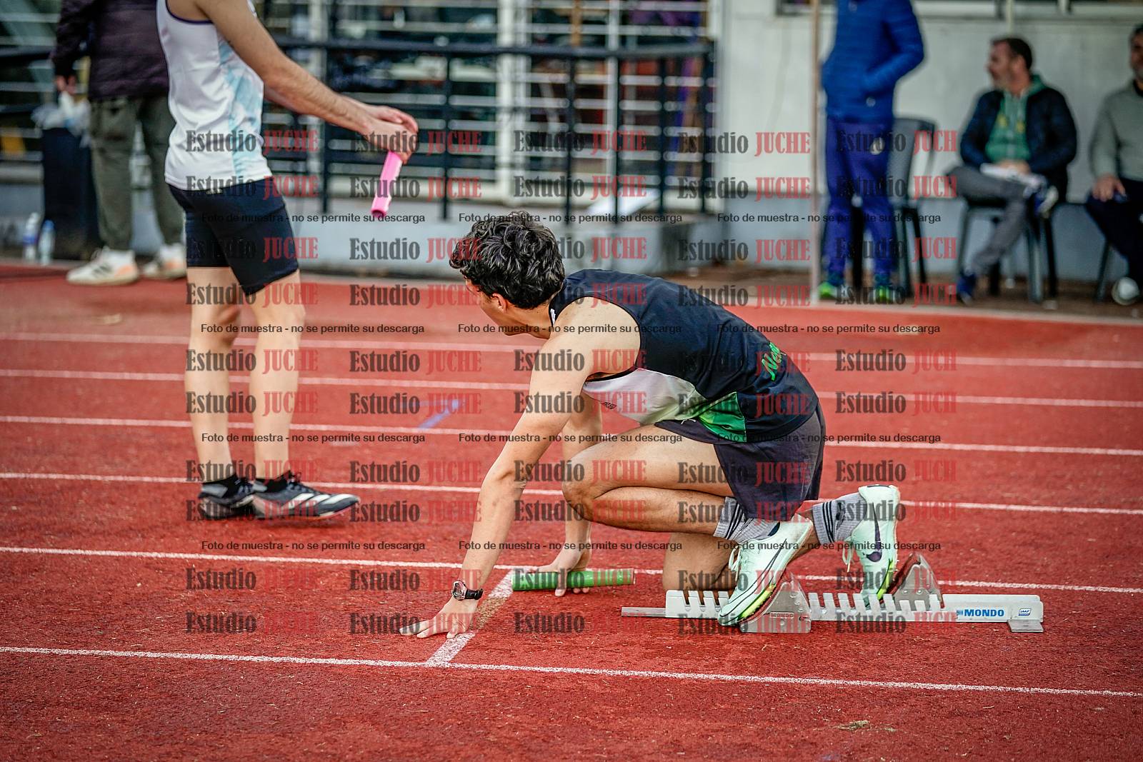 Fotos de las postas 4x400 m de varones
