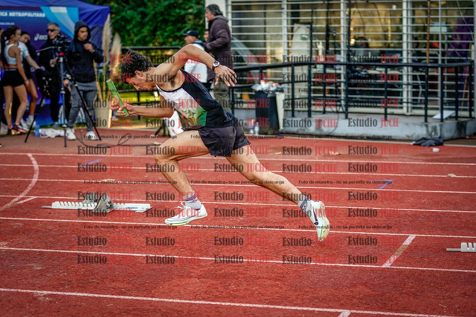 Fotos de las postas 4x400 m de varones