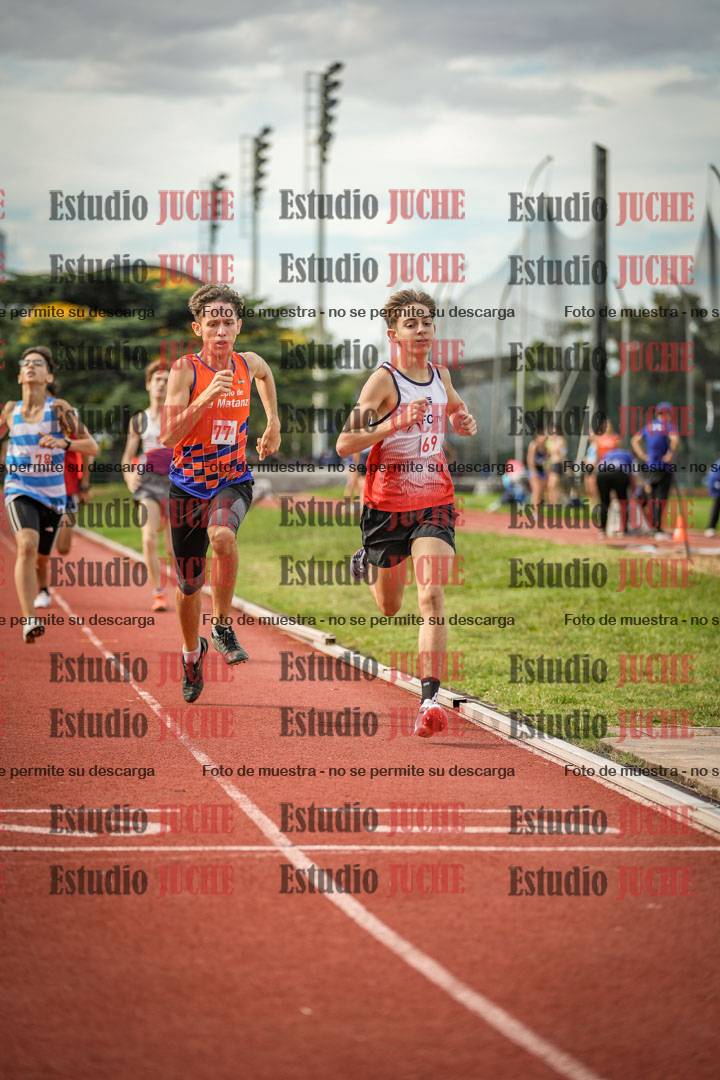 Fotos de los 800 m llanos de varones