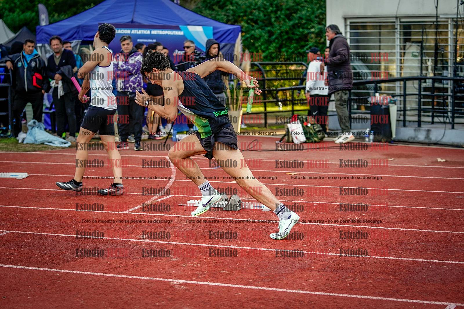 Fotos de las postas 4x400 m de varones