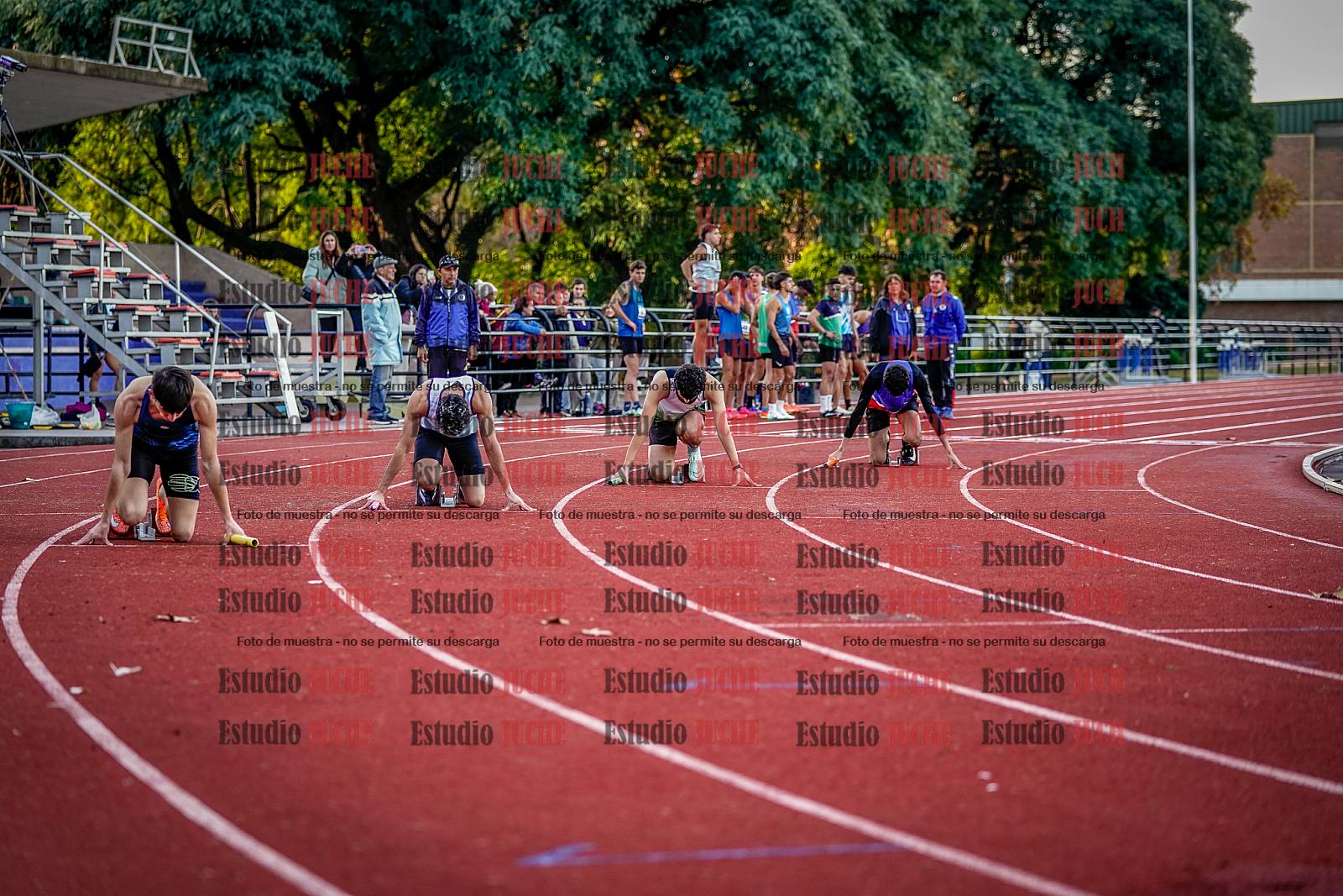 Fotos de las postas 4x400 m de varones
