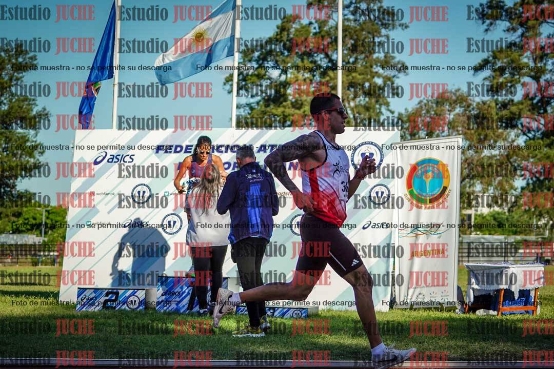 Fotos de los 3000 m llanos de varones