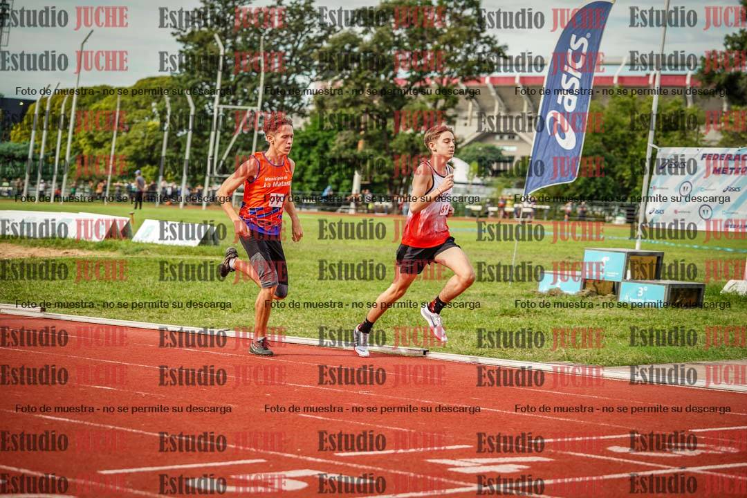 Fotos de los 800 m llanos de varones