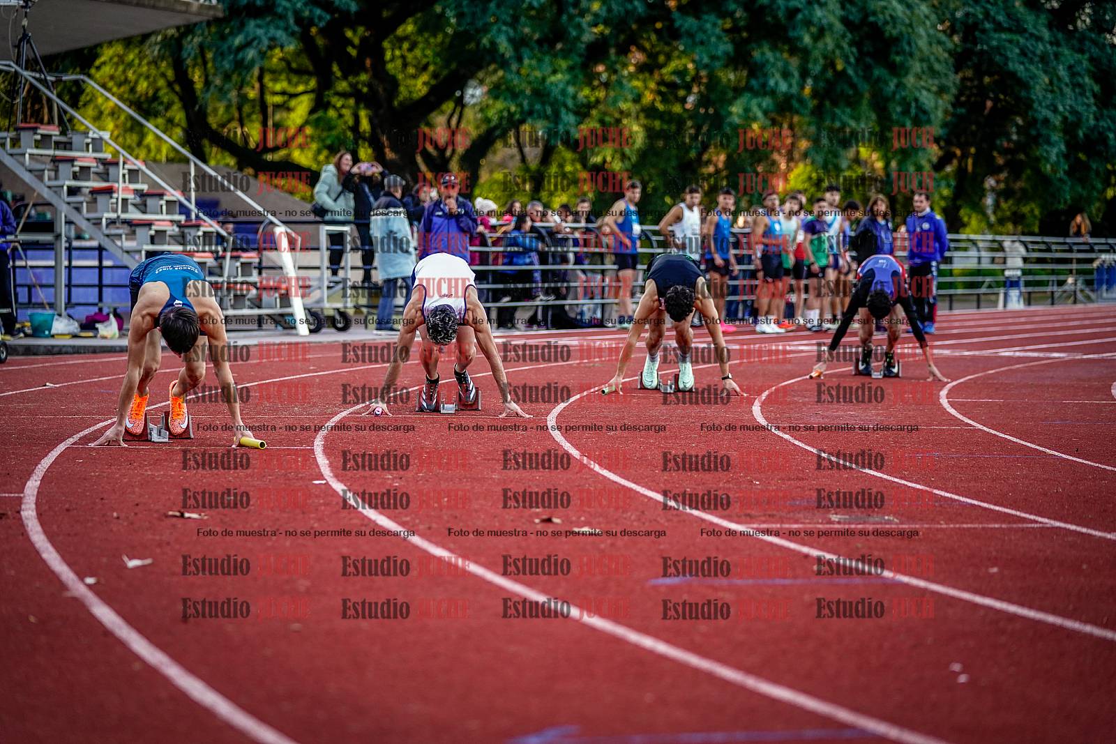 Fotos de las postas 4x400 m de varones
