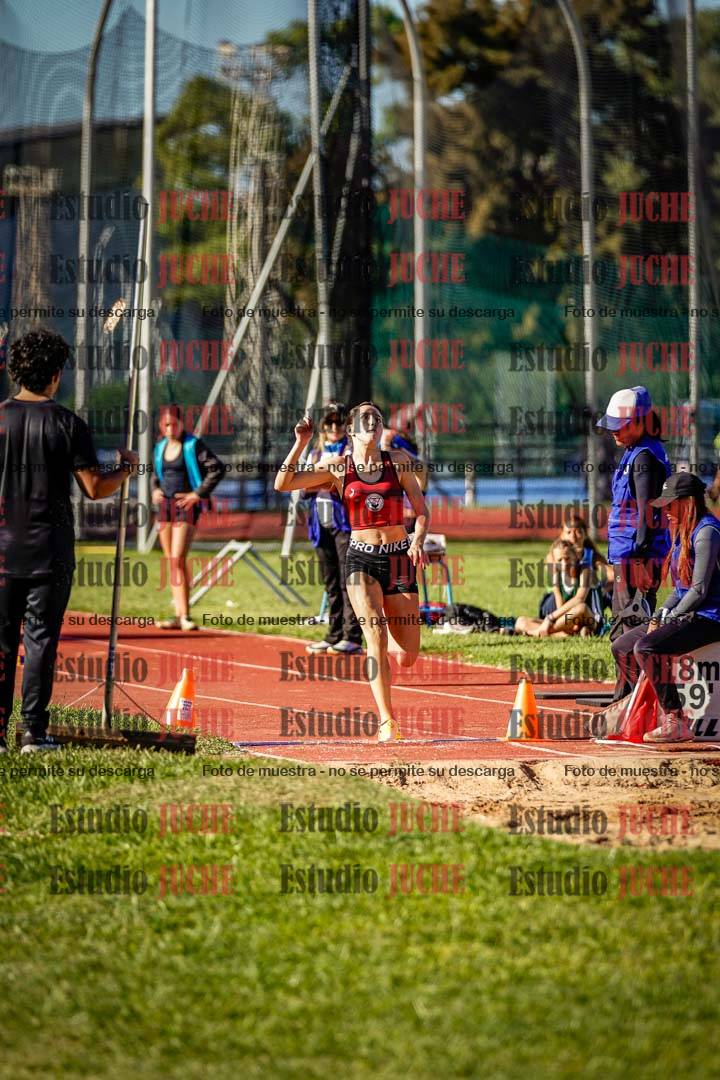 Fotos del salto en largo de mujeres