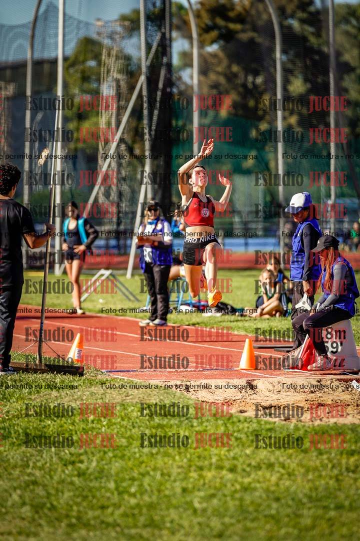 Fotos del salto en largo de mujeres