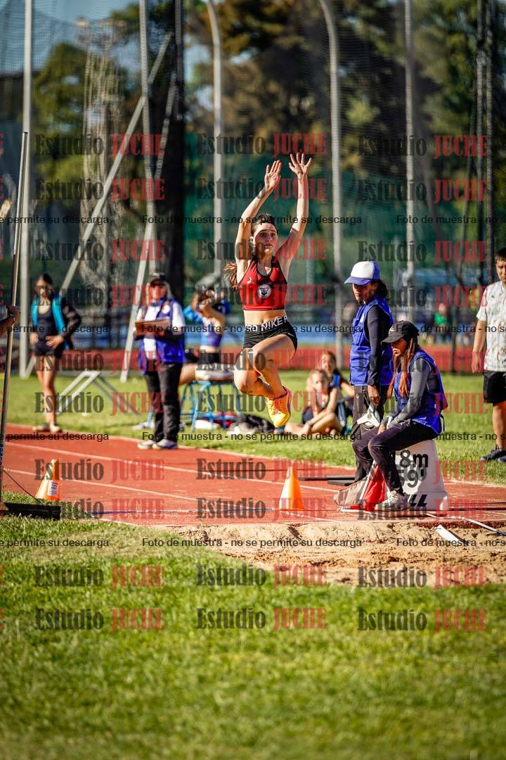 Fotos del salto en largo de mujeres