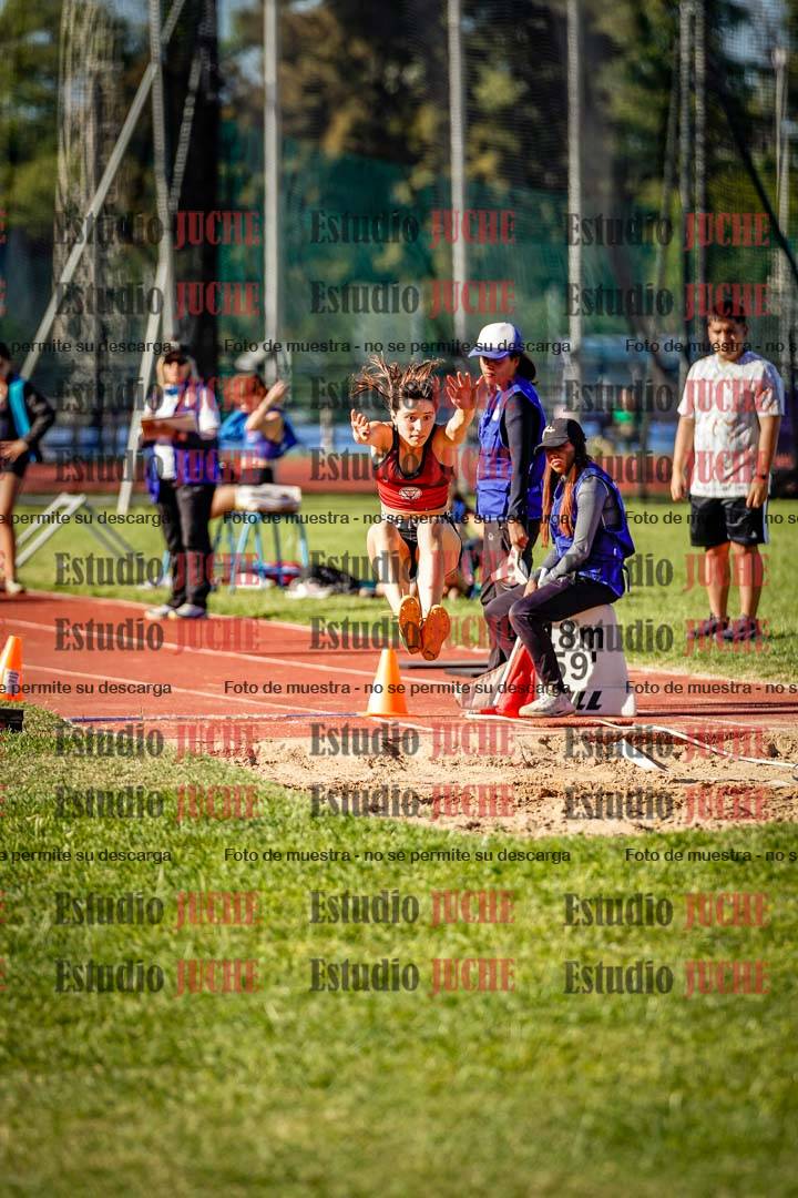 Fotos del salto en largo de mujeres