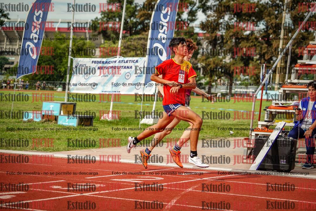 Fotos de los 800 m llanos de varones