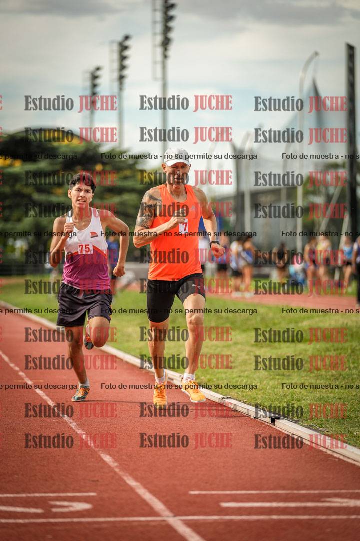 Fotos de los 800 m llanos de varones