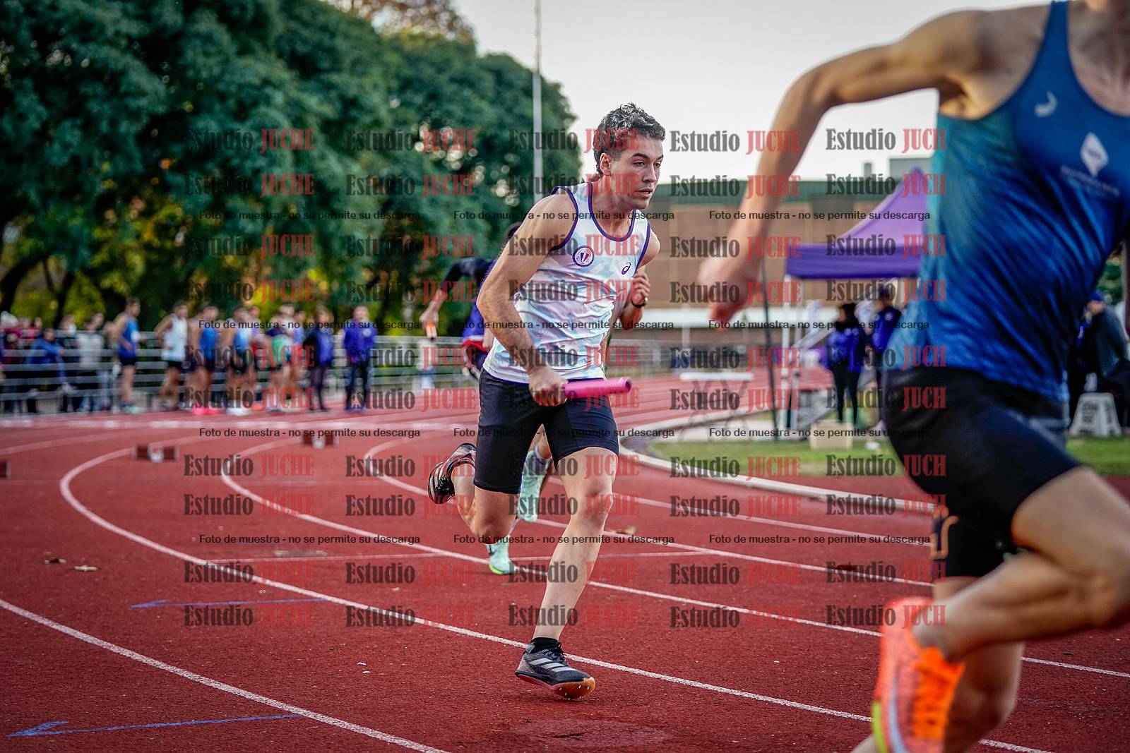 Fotos de las postas 4x400 m de varones