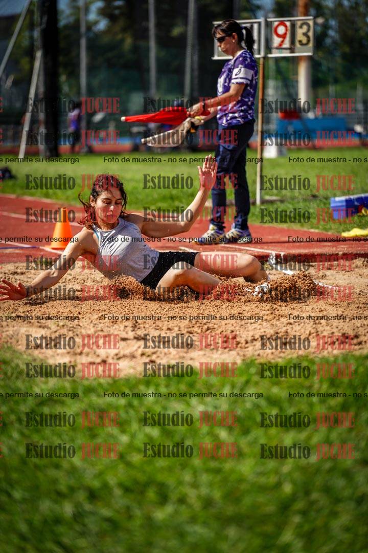 Fotos del salto en largo de mujeres