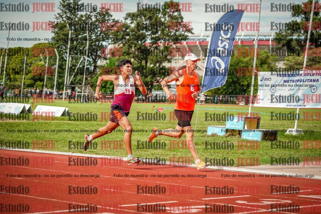Fotos de los 800 m llanos de varones
