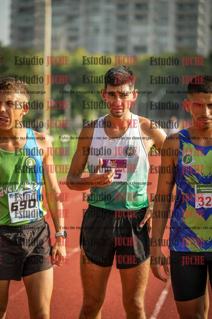 Fotos de los 3000 m llanos de varones
