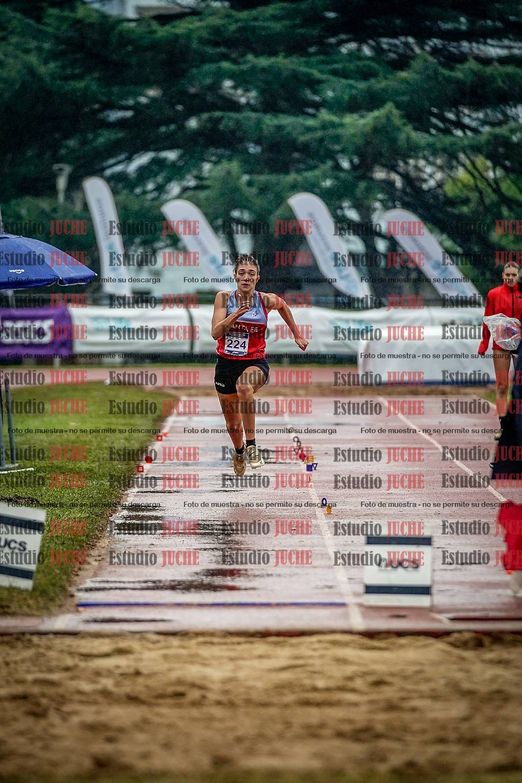 Fotos del salto en largo de mujeres