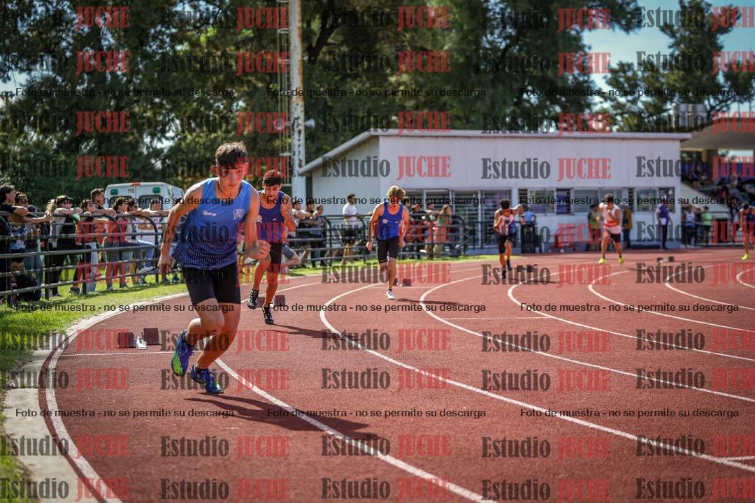 Fotos de los 400 m llanos de varones